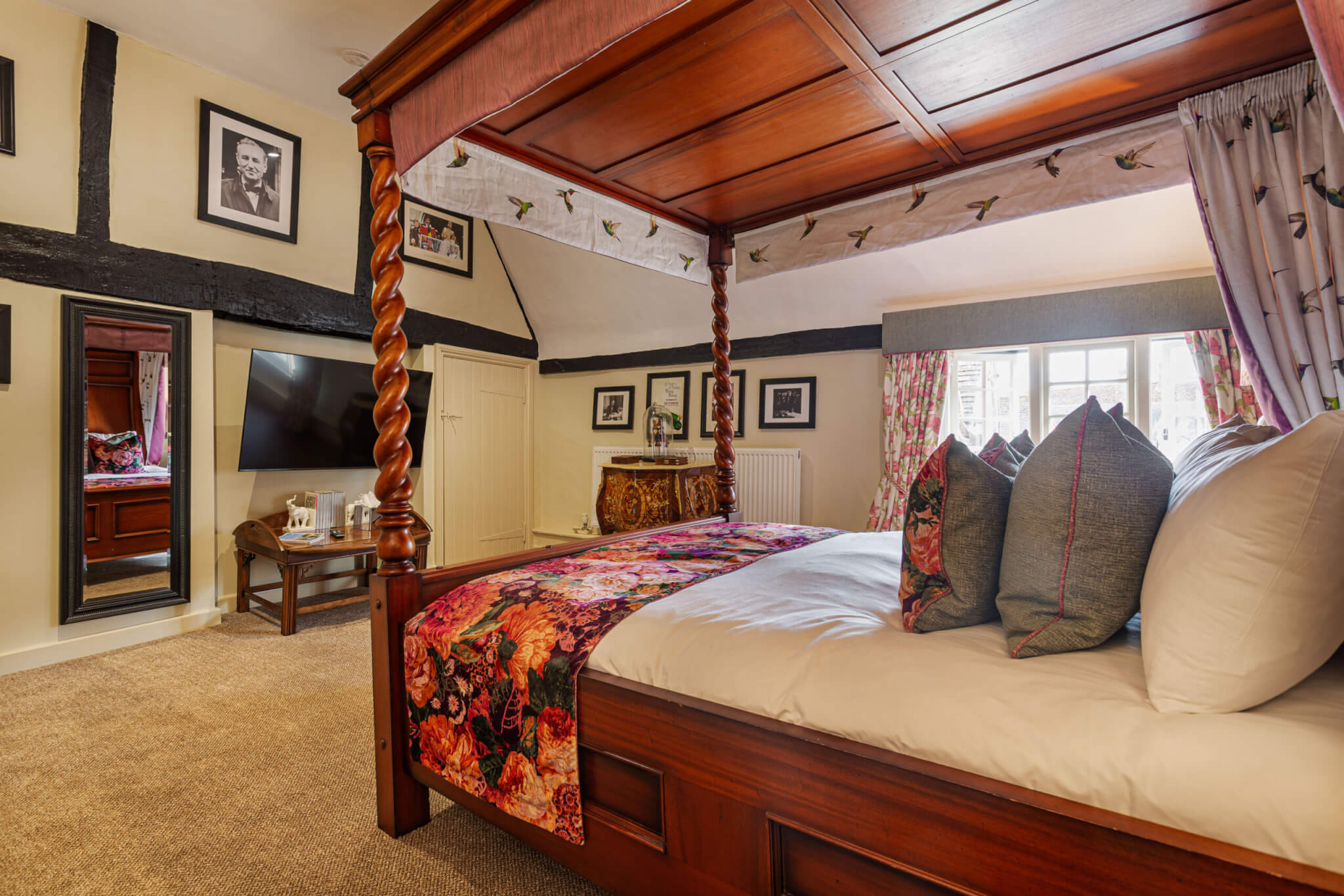Superior 4 Posted Bed Room Hotel Dorchester 5 scaled